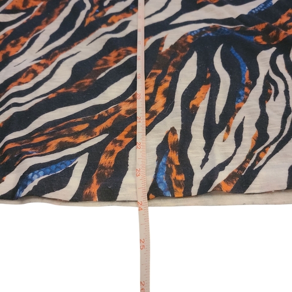 Buckle Daytrip Sequin Zebra Animal Print Orange Blue Fitted Graphic Tee Large - Picture 6 of 6